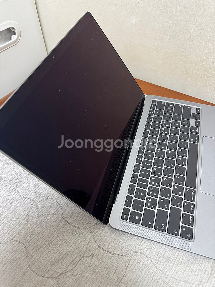 2020 맥북에어 13인치 판매합니다--2